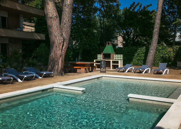 Rvapartaments Benelux Apartment *