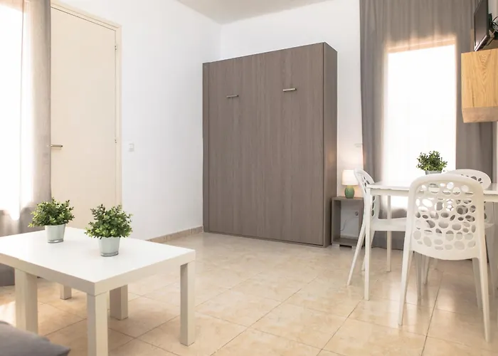 Rvapartaments Benelux Апартаменти *